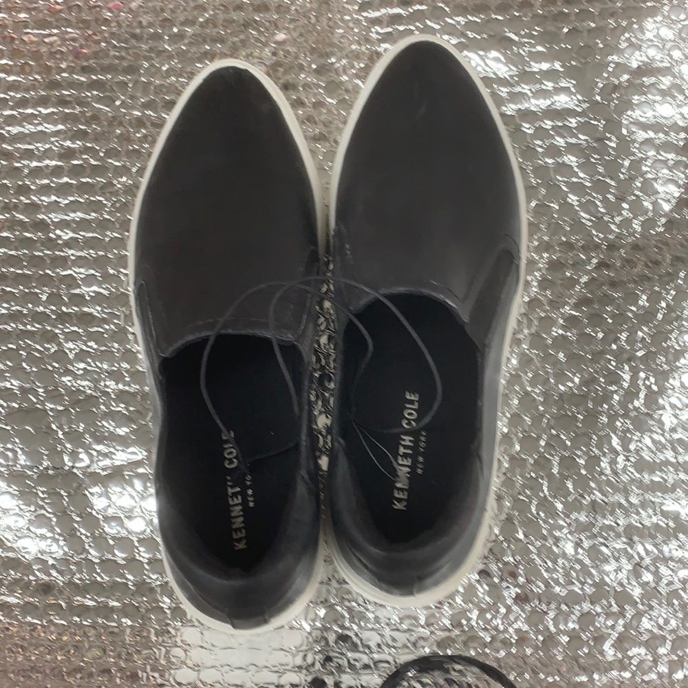 Kenneth Cole lady’s shoe size 9. Mariel sneaker